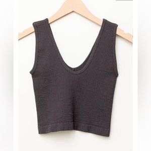 By Together seamless black ribbed v neck top